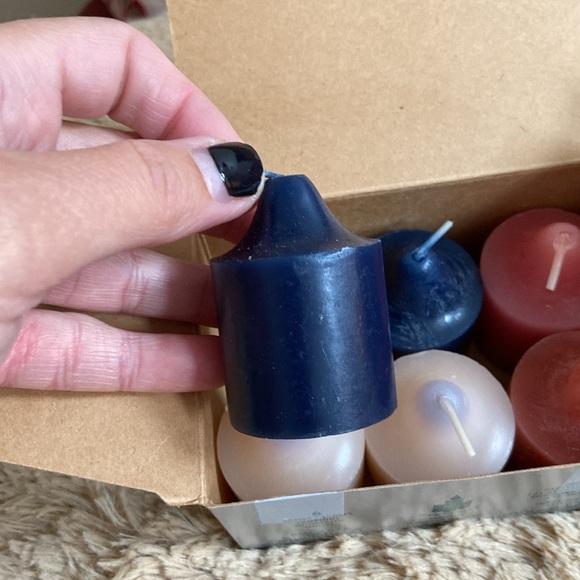 Box of six votive candles - Picture 2 of 2